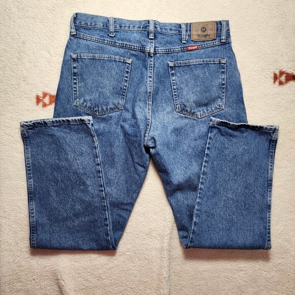 Wrangler 36x30 Medium Wash Regular Fit Straight Leg Denim Blue Jeans Western - Picture 2 of 7